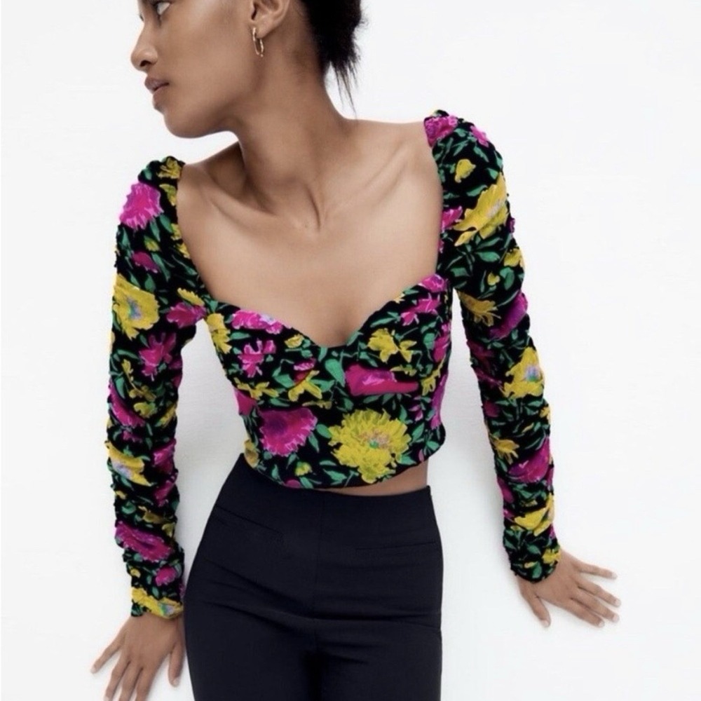 Zara Milkmaid Coquette Crop Blouse M Black Multi Floral Ruched Long Sleeves NWT